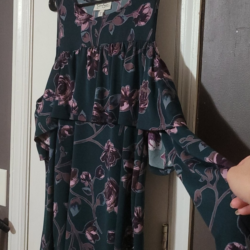 Jessica Simpson maternity cold shoulder blouse - Picture 5 of 5